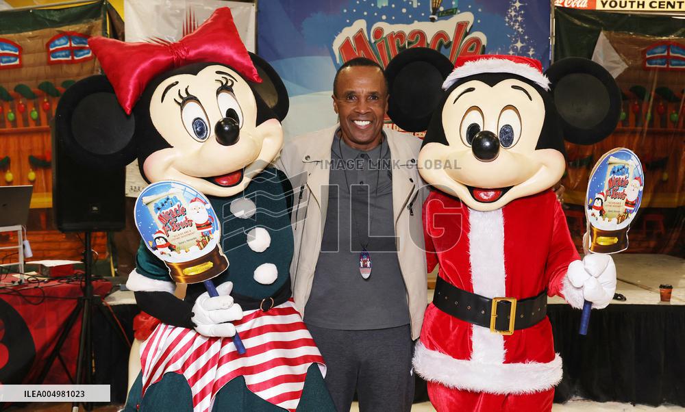 44th Annual Miracle on 1st Street Christmas Toy Giveaway - LA