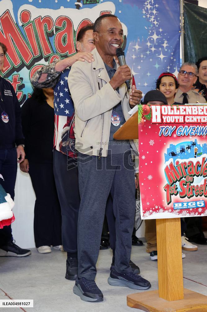 44th Annual Miracle on 1st Street Christmas Toy Giveaway - LA
