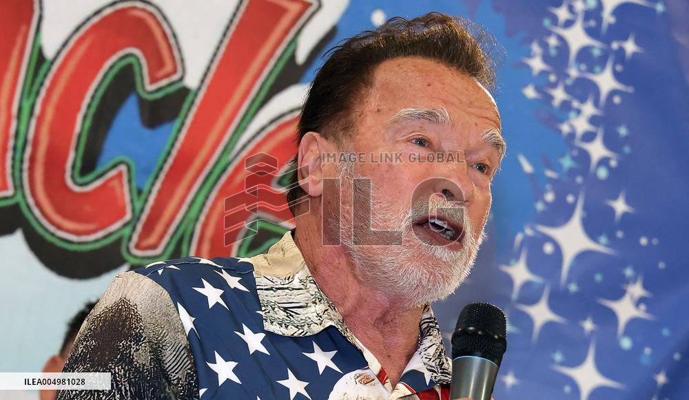 44th Annual Miracle on 1st Street Christmas Toy Giveaway - LA