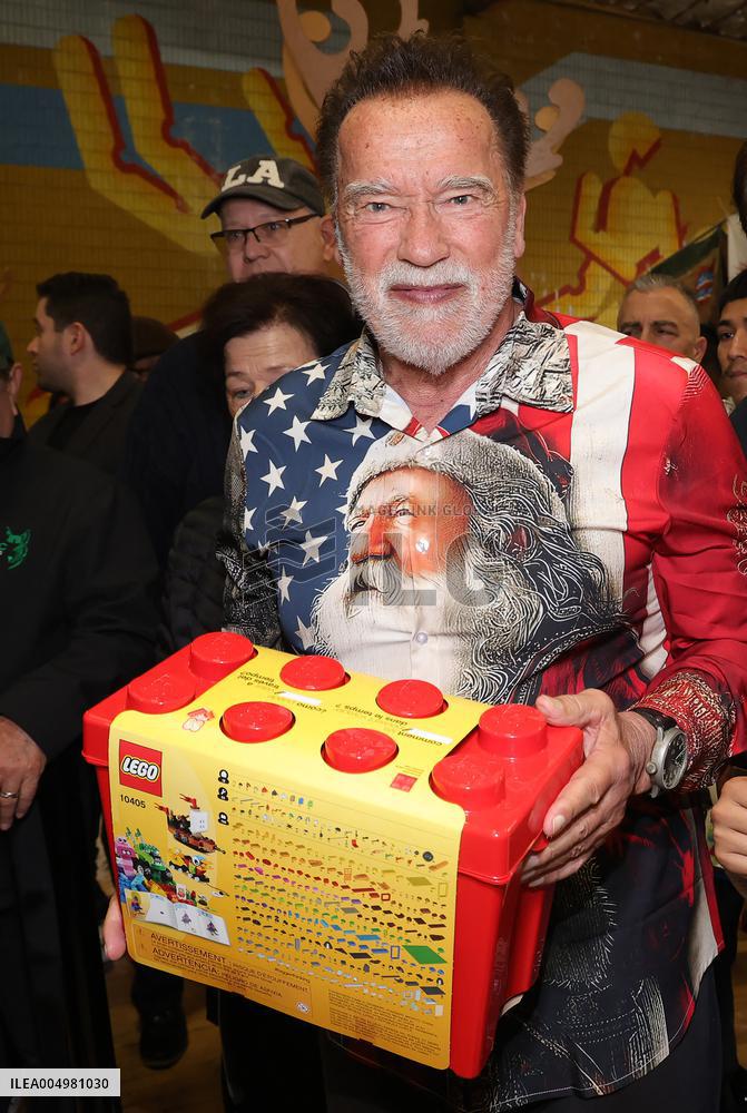 44th Annual Miracle on 1st Street Christmas Toy Giveaway - LA