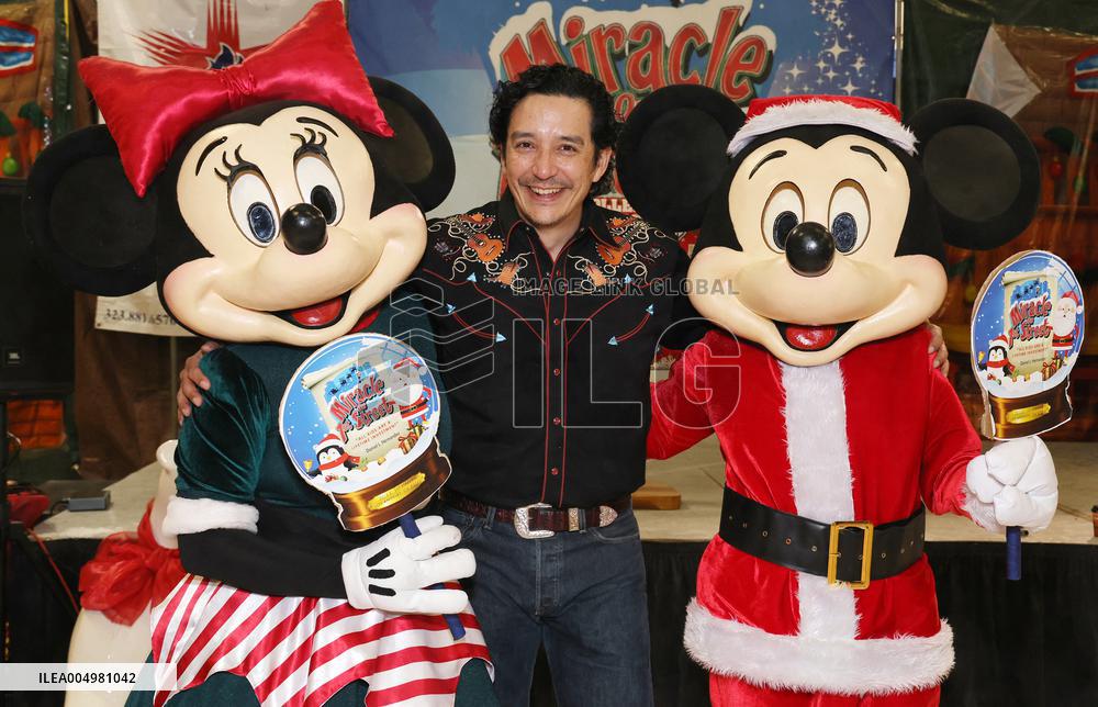 44th Annual Miracle on 1st Street Christmas Toy Giveaway - LA