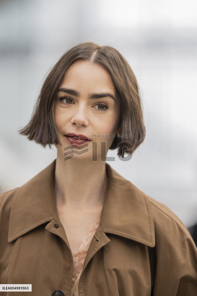 Emily in Paris cast - Paris