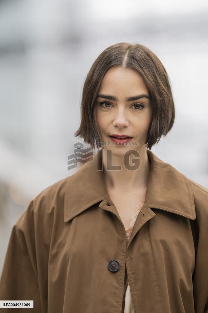 Emily in Paris cast - Paris