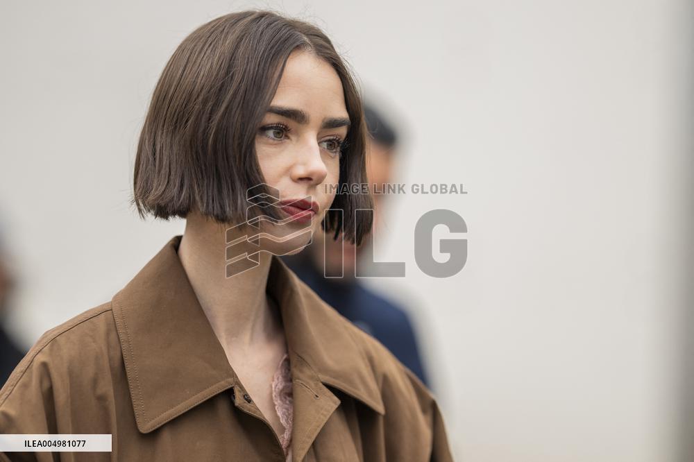 Emily in Paris cast - Paris