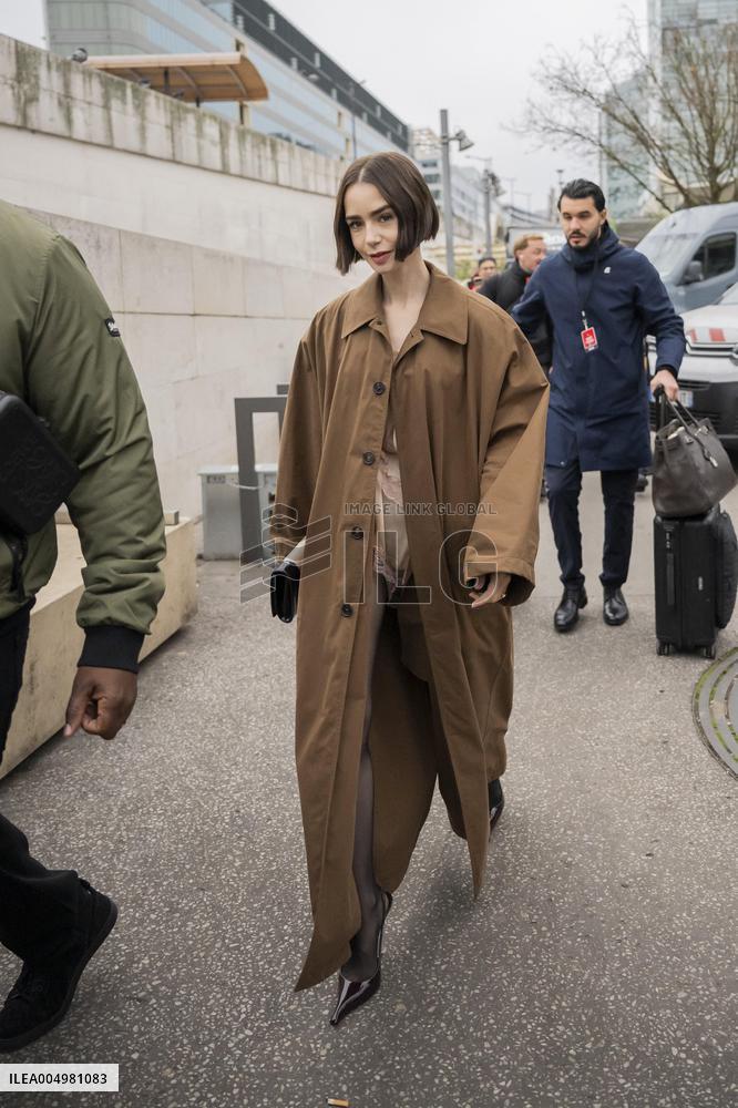 Emily in Paris cast - Paris