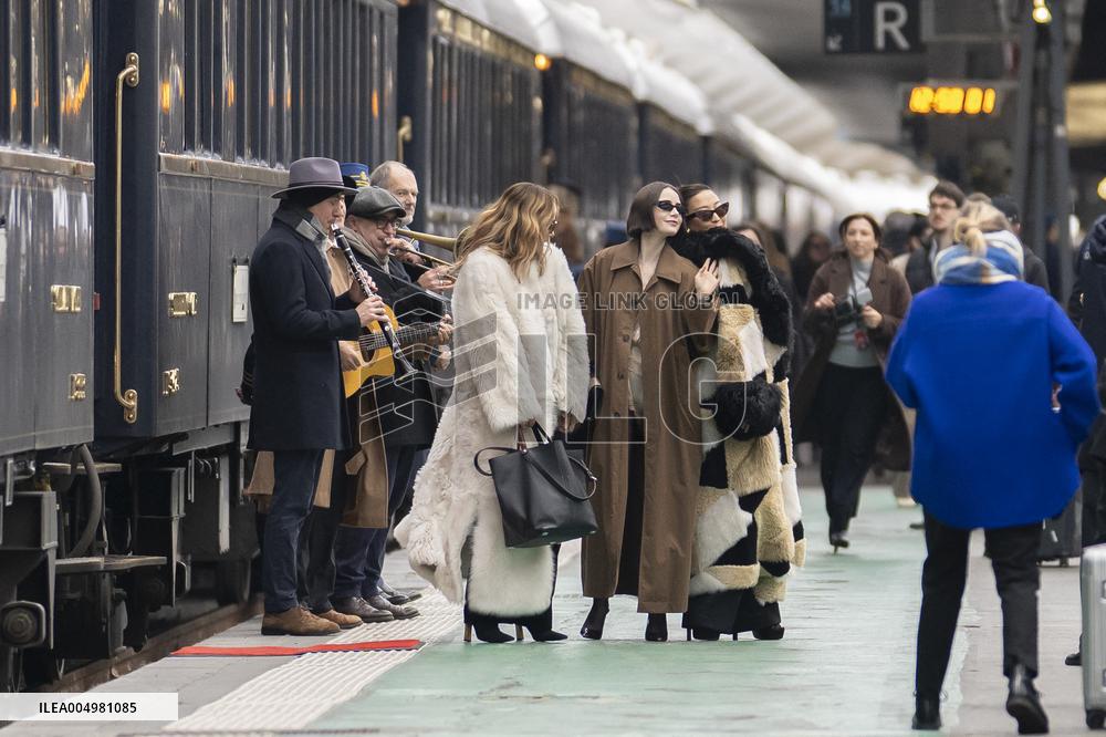 Emily in Paris cast - Paris