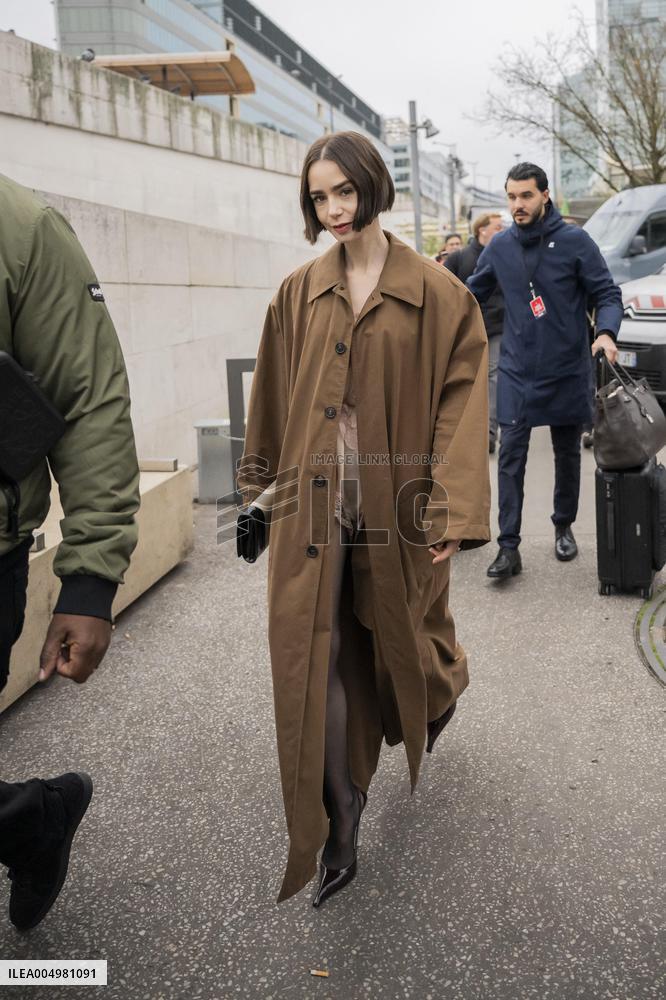 Emily in Paris cast - Paris