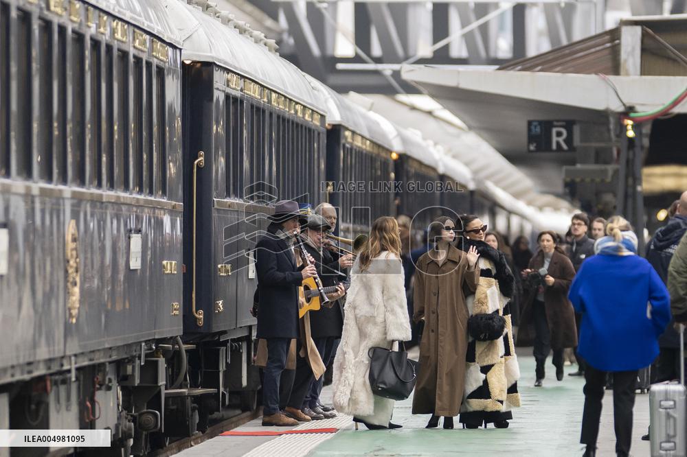 Emily in Paris cast - Paris