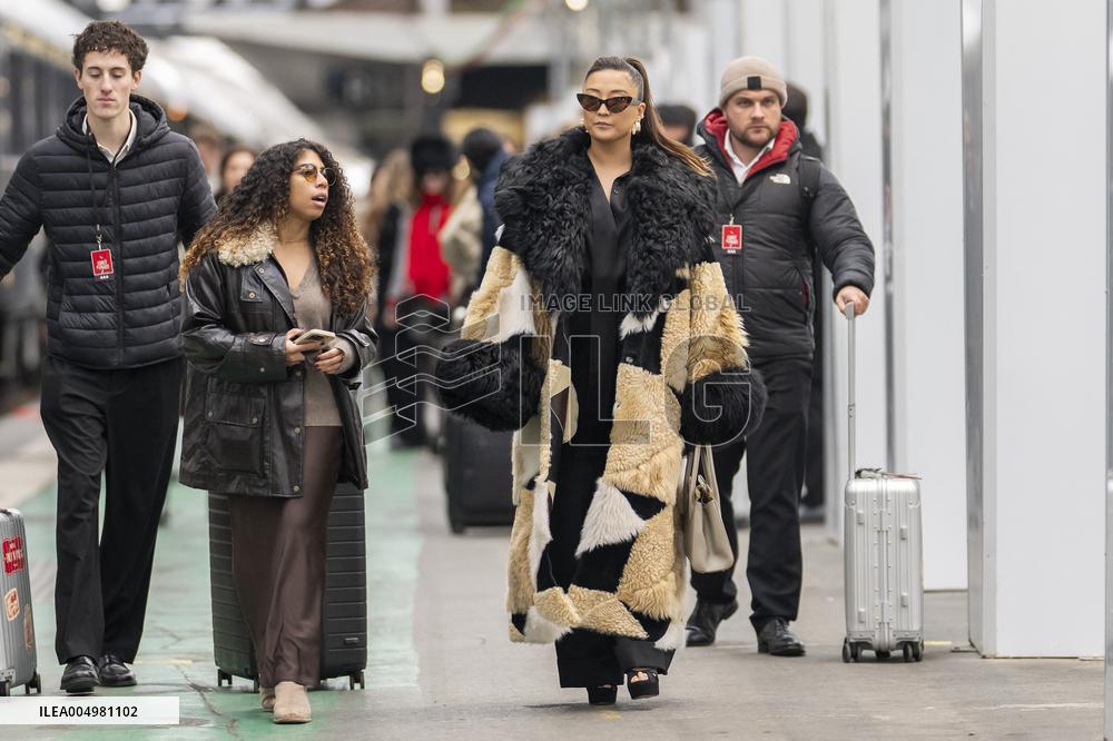 Emily in Paris cast - Paris