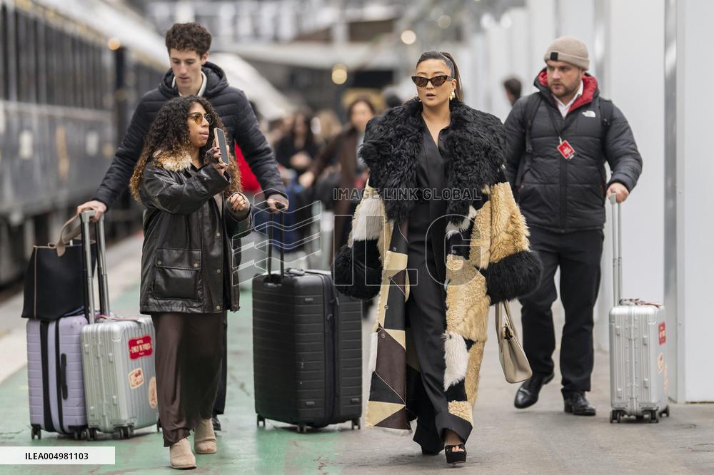 Emily in Paris cast - Paris