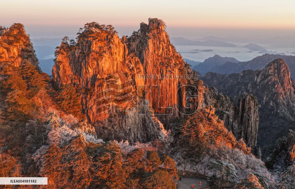 Huangshan Mountain Scenery - China