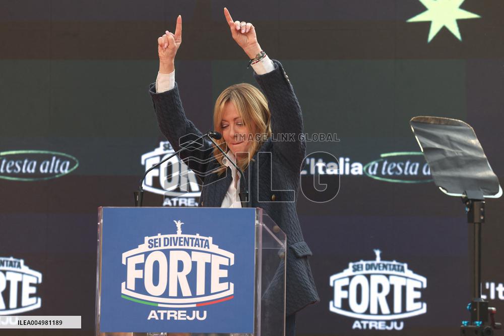 Giorgia Meloni And Daughter At Last Day of Atreyu 2025 - Rome