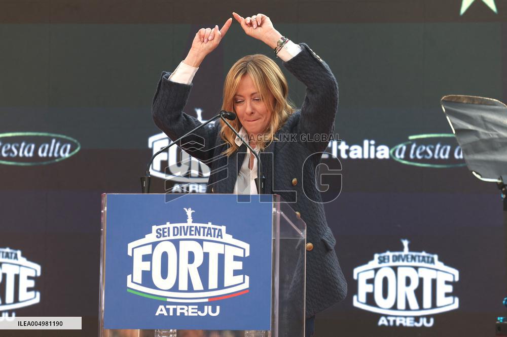 Giorgia Meloni And Daughter At Last Day of Atreyu 2025 - Rome
