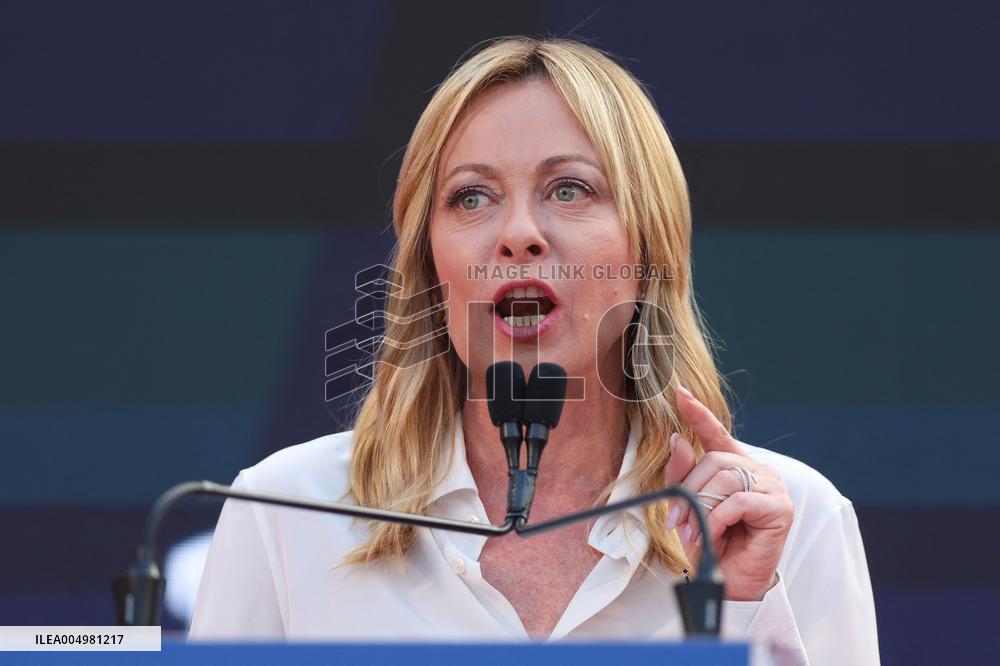 Giorgia Meloni And Daughter At Last Day of Atreyu 2025 - Rome