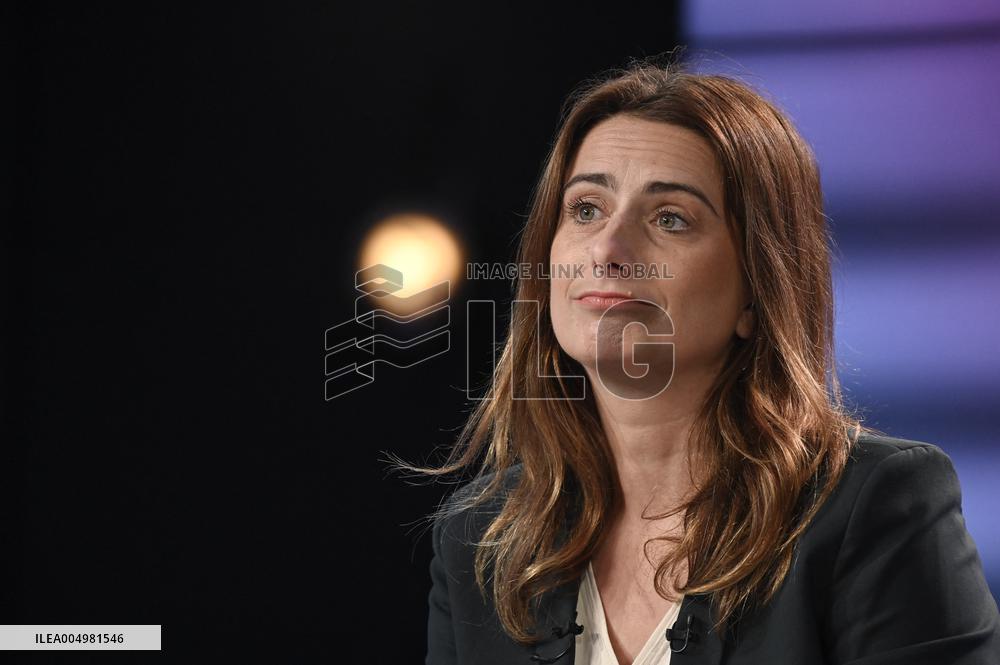 Marine Tondelier Portraits On Dimanche En Politique - Paris