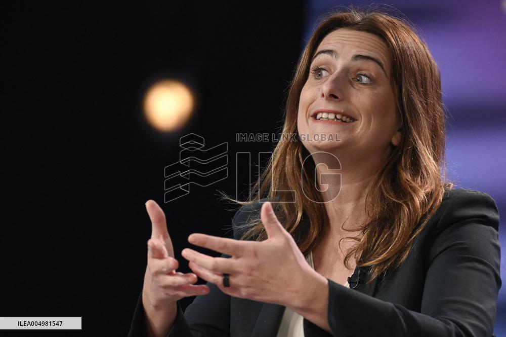 Marine Tondelier Portraits On Dimanche En Politique - Paris