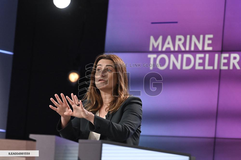 Marine Tondelier Portraits On Dimanche En Politique - Paris