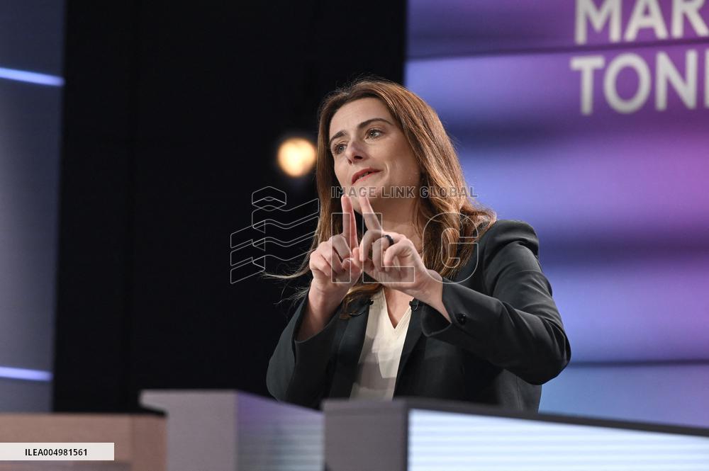 Marine Tondelier Portraits On Dimanche En Politique - Paris