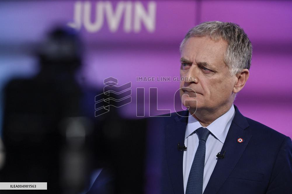 Philippe Juvin Portraits On Dimanche En Politique - Paris