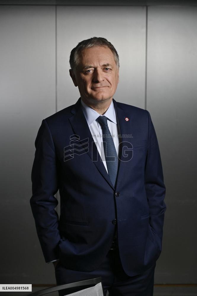 Philippe Juvin Portraits On Dimanche En Politique - Paris