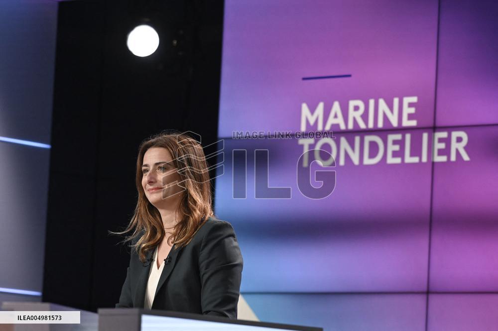 Marine Tondelier Portraits On Dimanche En Politique - Paris