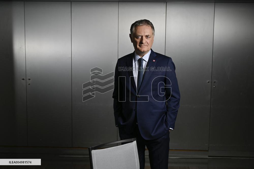 Philippe Juvin Portraits On Dimanche En Politique - Paris