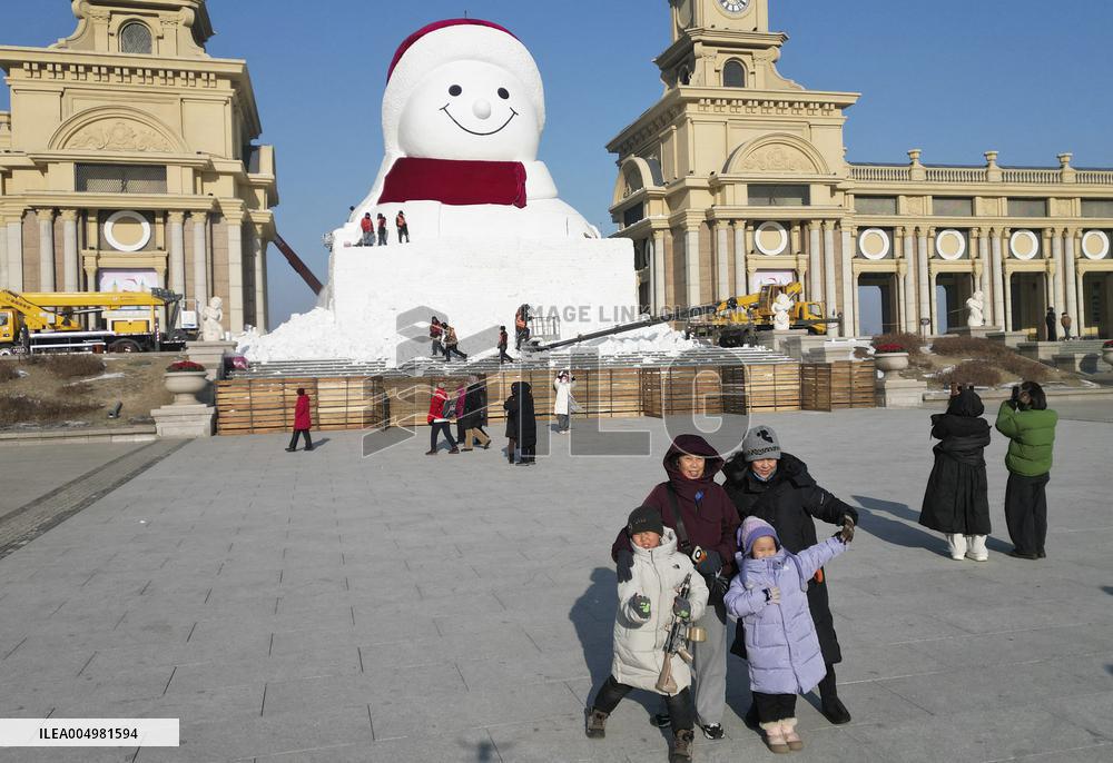 19 Meters Tall Giant Snowman - China