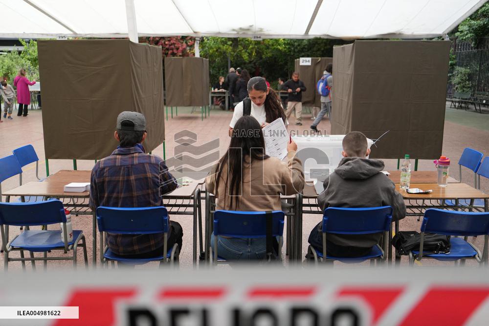 Chileans Vote For Presidential Elections - Chile
