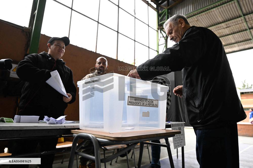 Chileans Vote For Presidential Elections - Chile