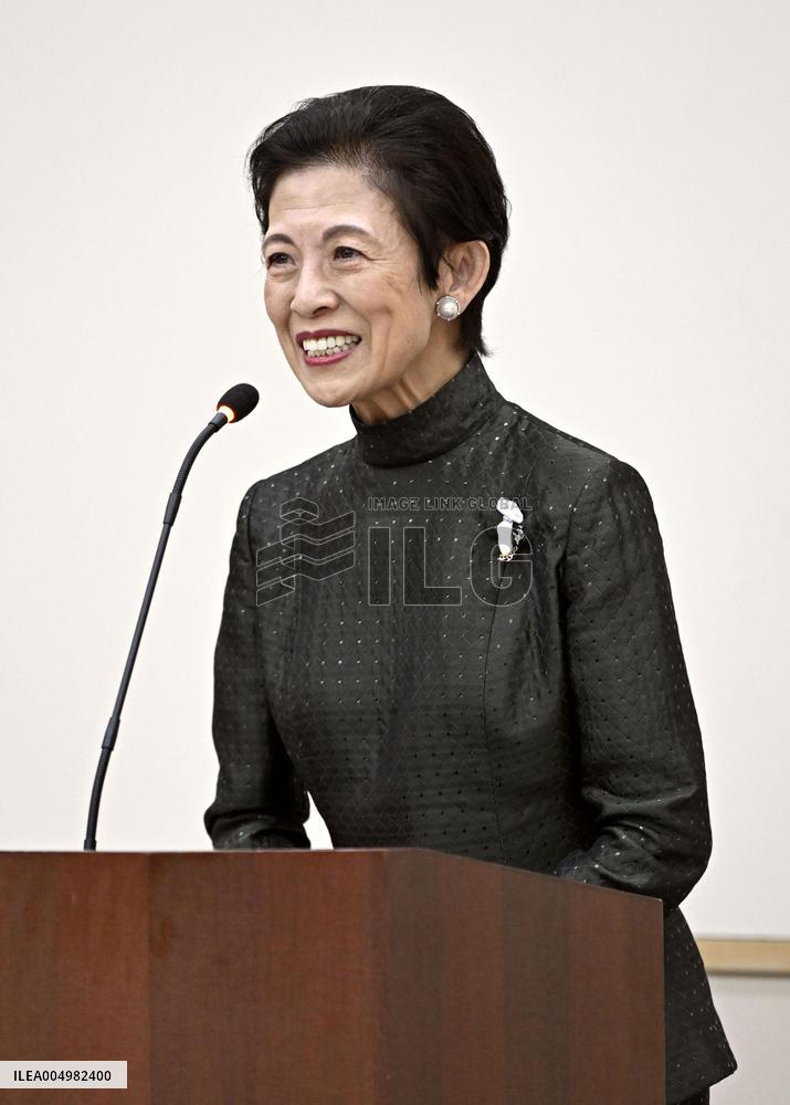 Japan Princess Hisako visits ceramic museum