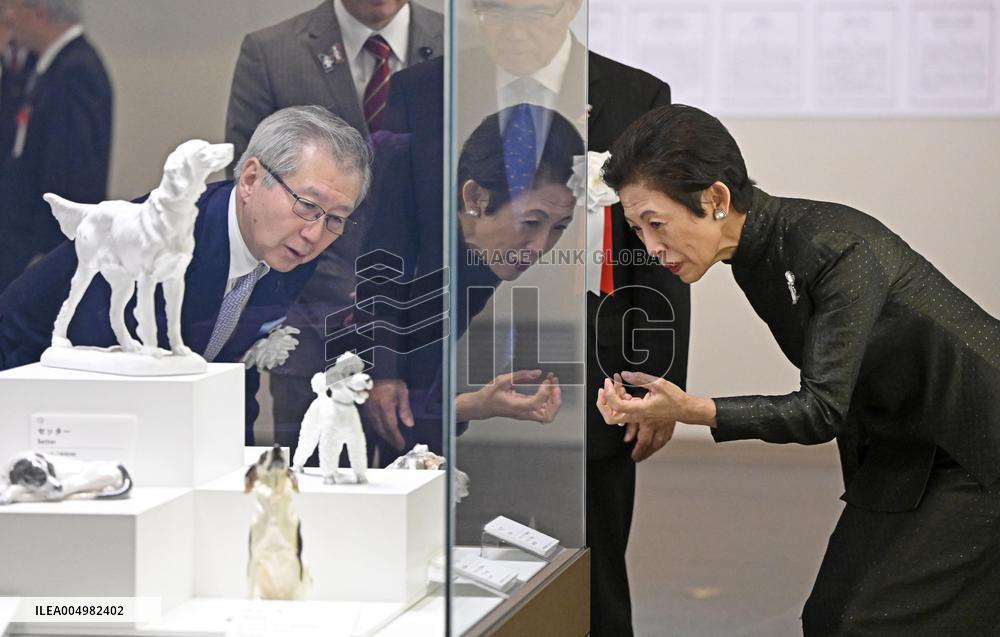 Japan Princess Hisako visits ceramic museum