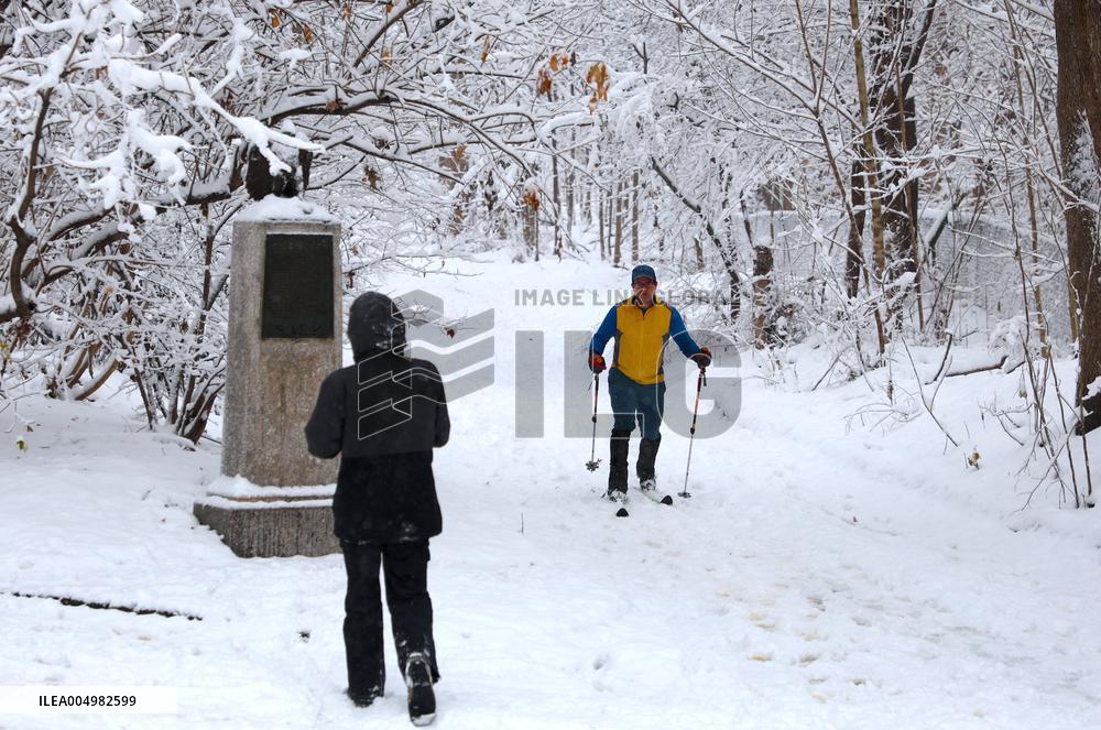 Snow During Winter Storm - NYC