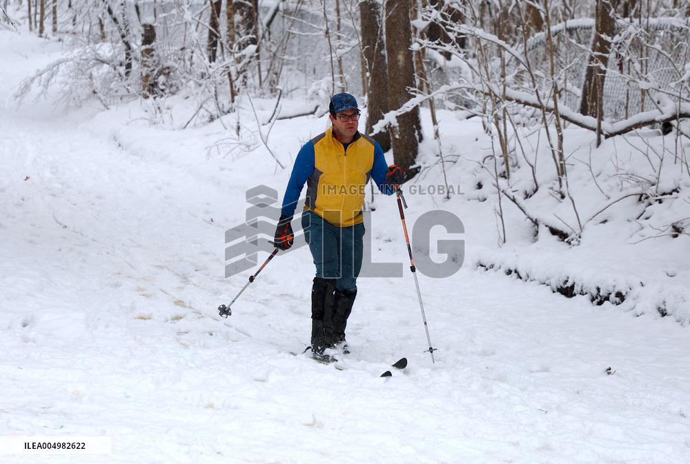 Snow During Winter Storm - NYC