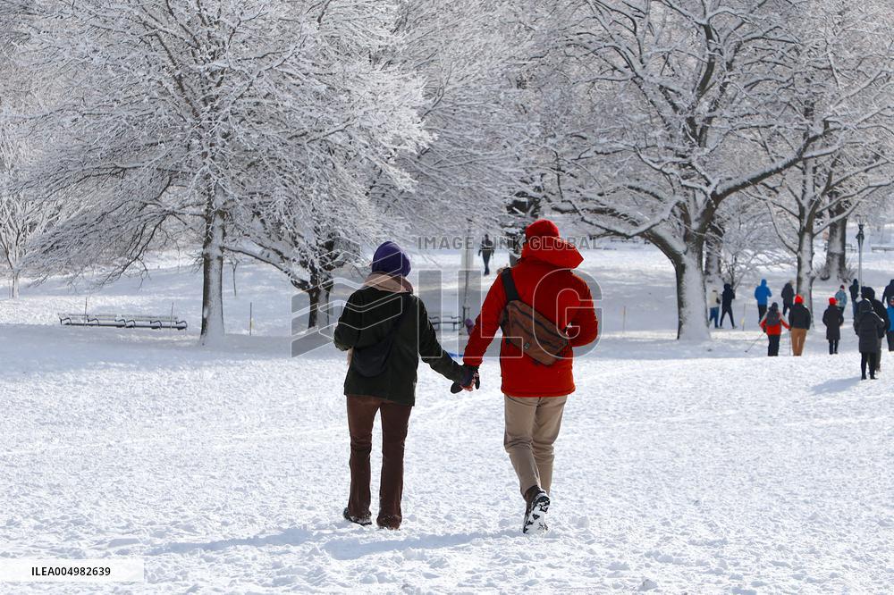 Snow During Winter Storm - NYC