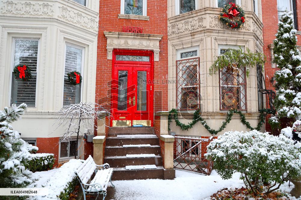 Snow During Winter Storm - NYC