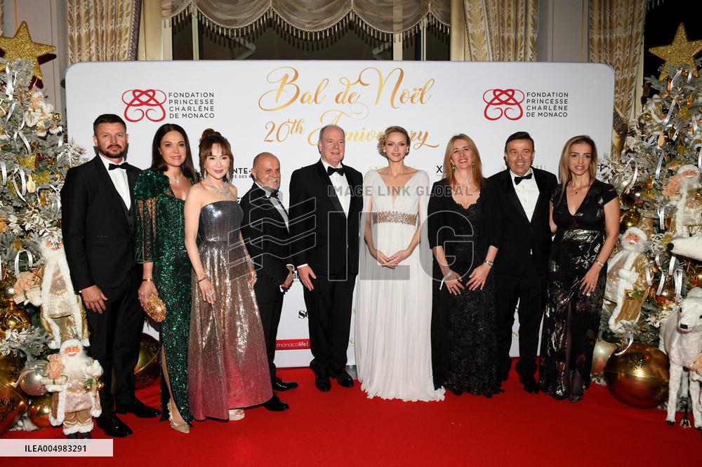 NO TABLOIDS - Christmas Ball In Monaco