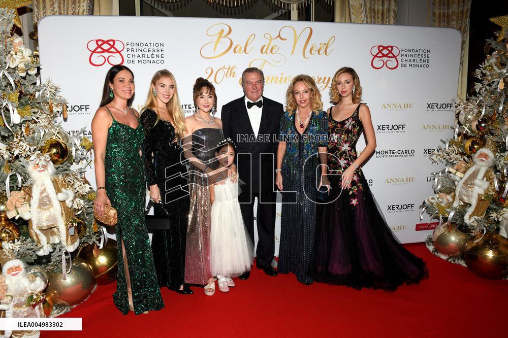 NO TABLOIDS - Christmas Ball In Monaco
