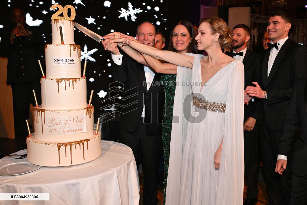 NO TABLOIDS - Christmas Ball In Monaco