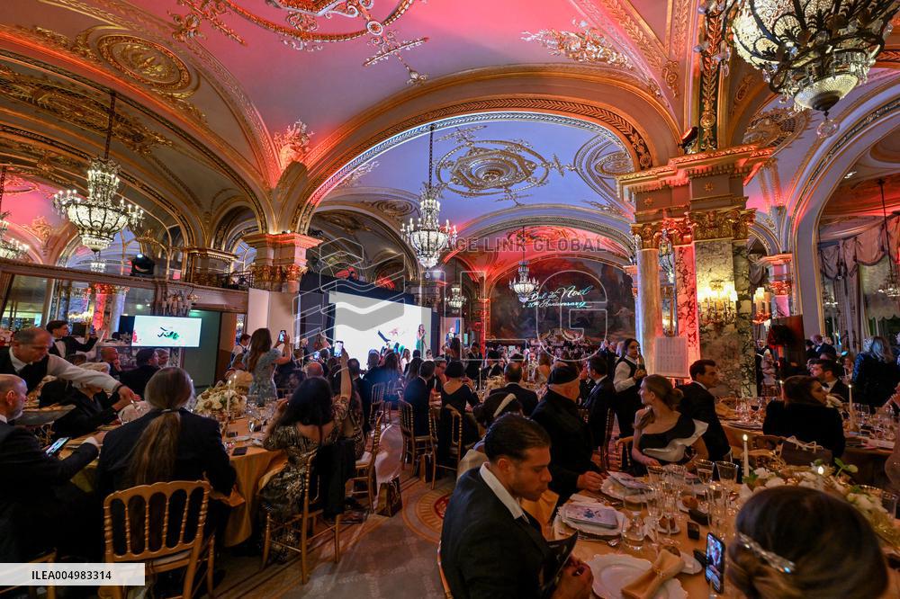 NO TABLOIDS - Christmas Ball In Monaco