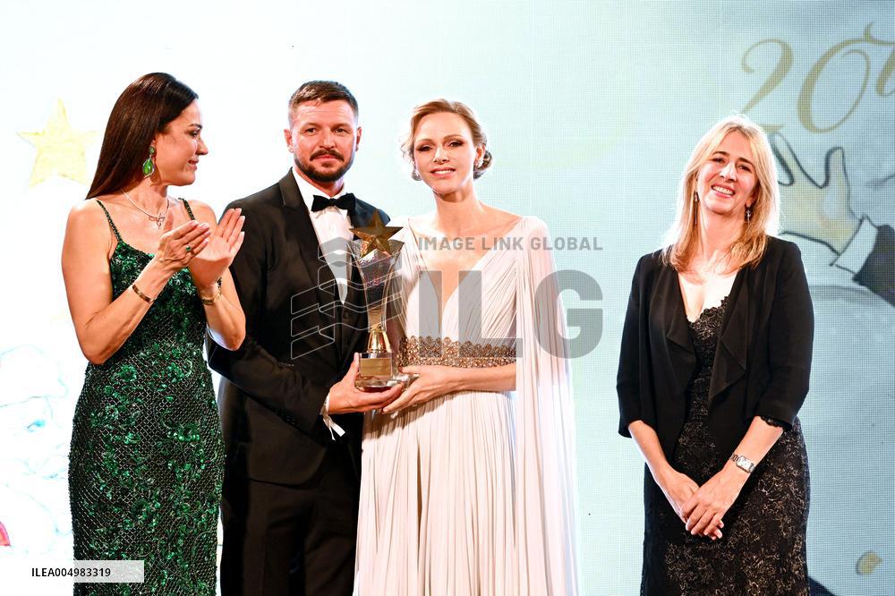 NO TABLOIDS - Christmas Ball In Monaco