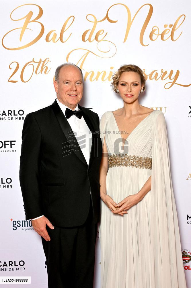 NO TABLOIDS - Christmas Ball In Monaco