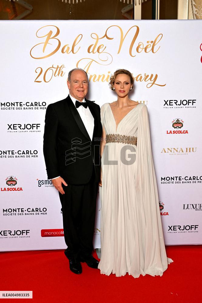 NO TABLOIDS - Christmas Ball In Monaco
