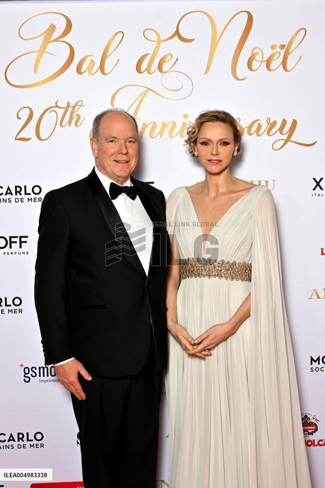 NO TABLOIDS - Christmas Ball In Monaco