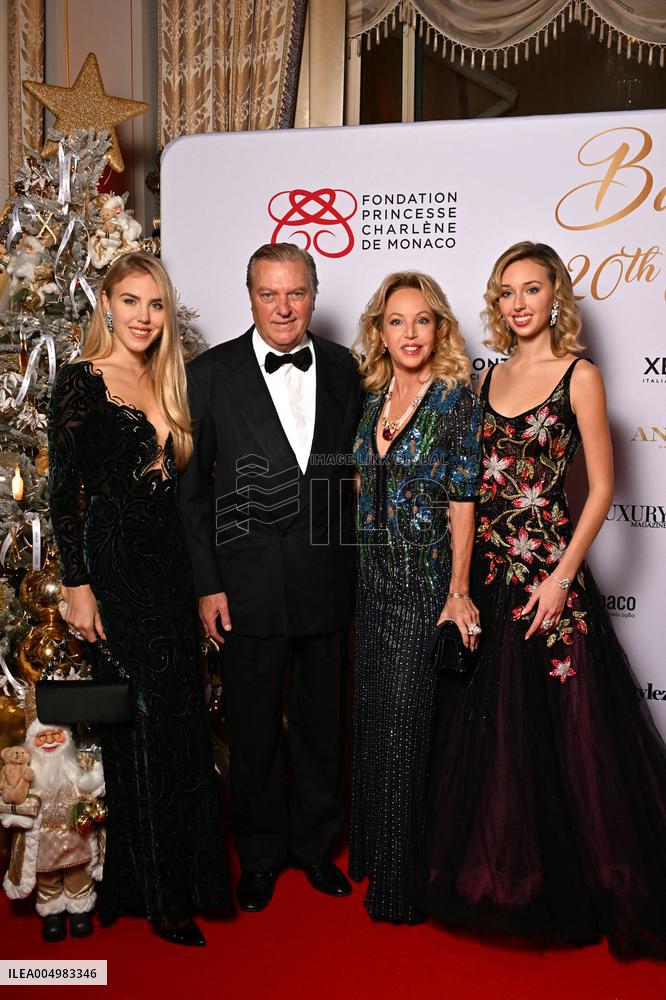 NO TABLOIDS - Christmas Ball In Monaco