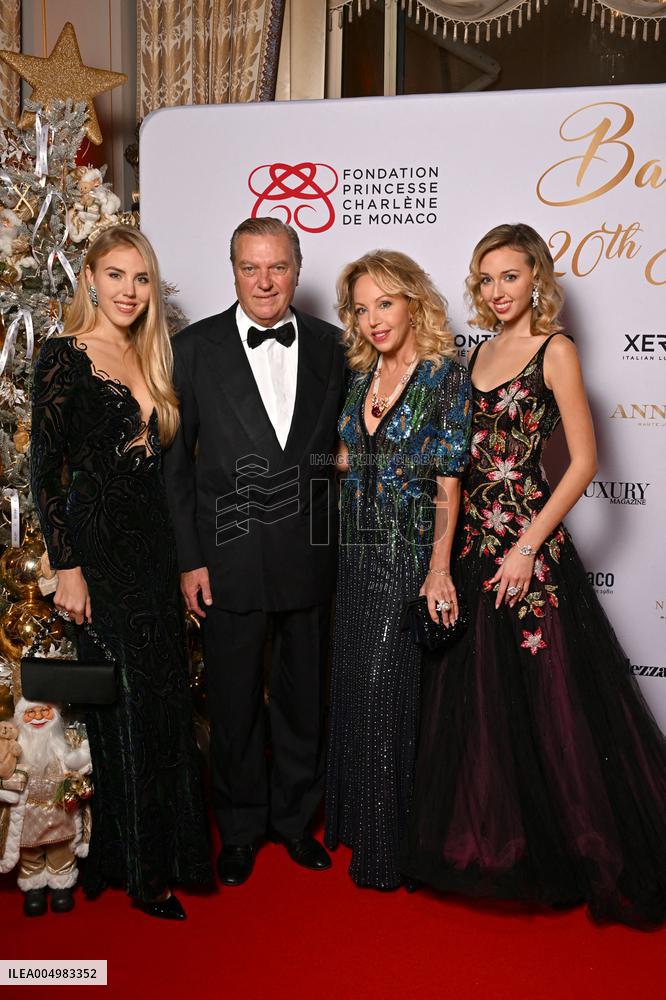 NO TABLOIDS - Christmas Ball In Monaco