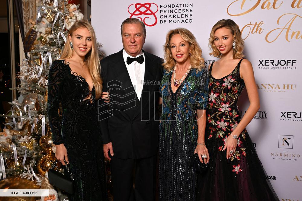 NO TABLOIDS - Christmas Ball In Monaco