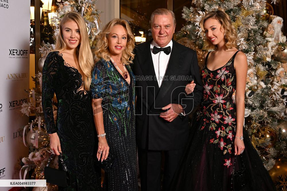 NO TABLOIDS - Christmas Ball In Monaco