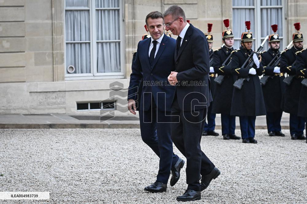 Emmanuel Macron welcomes Edgars Rinkevics at the Elysee FA