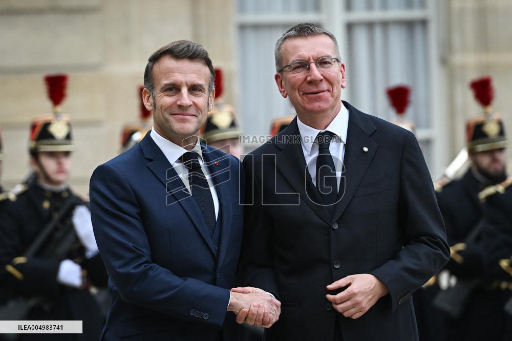 Emmanuel Macron welcomes Edgars Rinkevics at the Elysee FA