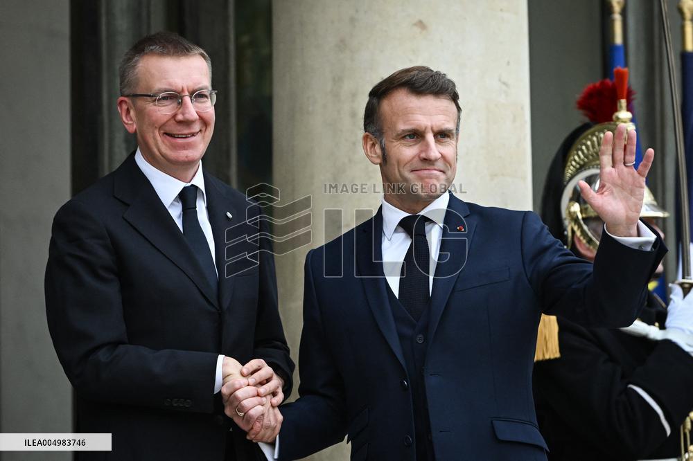 Emmanuel Macron welcomes Edgars Rinkevics at the Elysee FA